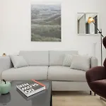 33 Forrest Shellter Apartament