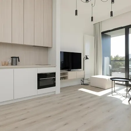 Shellter 33 Forrest Art & Design * Rogowo (Gryfice)