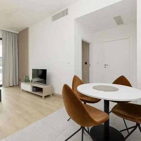 Shellter 33 Forrest Art & Design Rogowo (Gryfice)