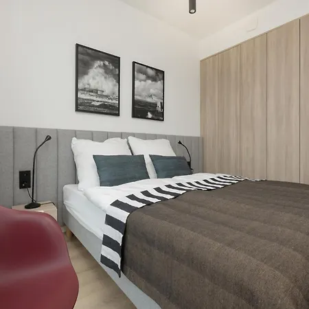 Shellter 33 Forrest Art & Design * Rogowo (Gryfice)