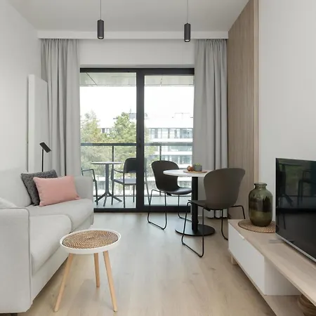 Shellter 33 Forrest Art & Design Rogowo (Gryfice)