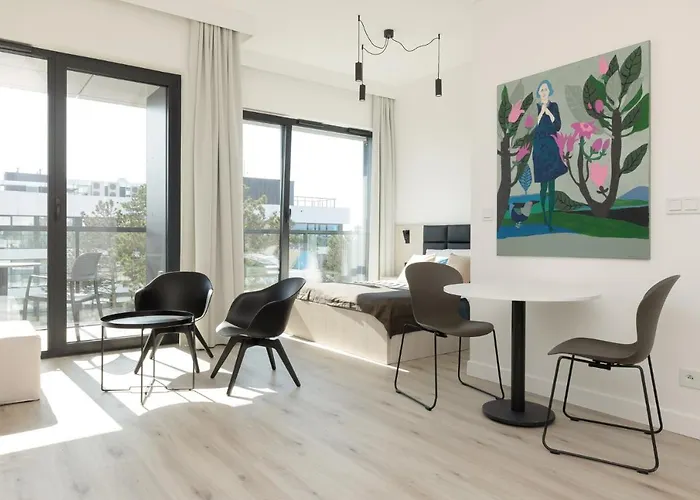 Shellter 33 Forrest Art & Design Rogowo (Gryfice)