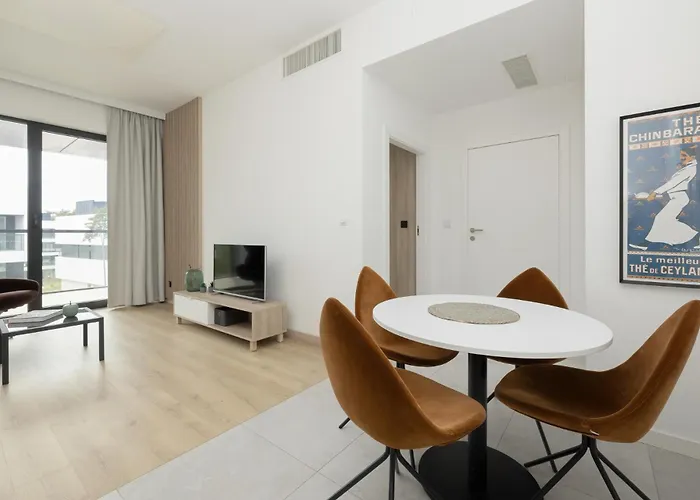 Shellter 33 Forrest Art & Design Rogowo (Gryfice)