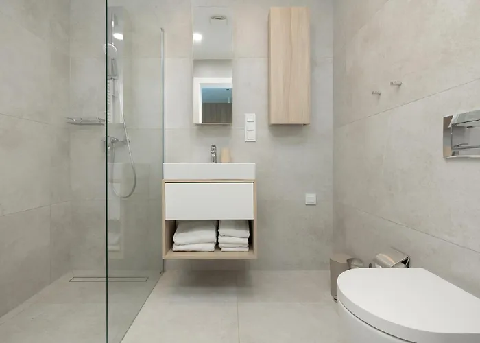 Shellter 33 Forrest Art & Design * Rogowo (Gryfice)