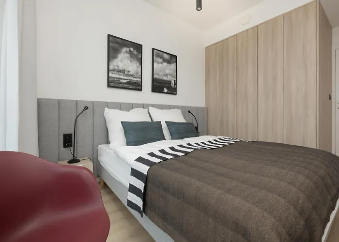 Shellter 33 Forrest Art & Design * Rogowo (Gryfice)